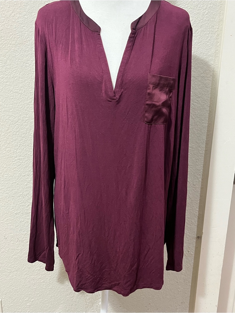Ambrielle Long Sleeve V-Neck Tunic Top - Burgundy